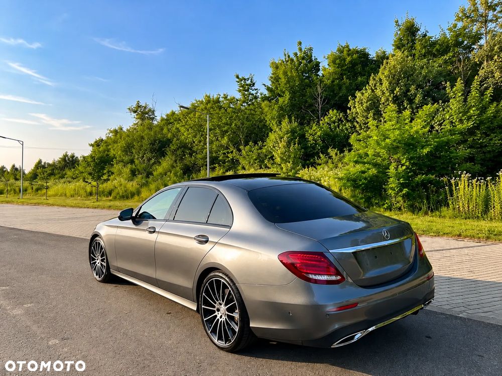 Mercedes-Benz Klasa E 300 9G-TRONIC AMG Line - 4