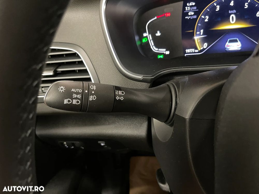 Renault Megane TCe 140 GPF Equilibre - 19