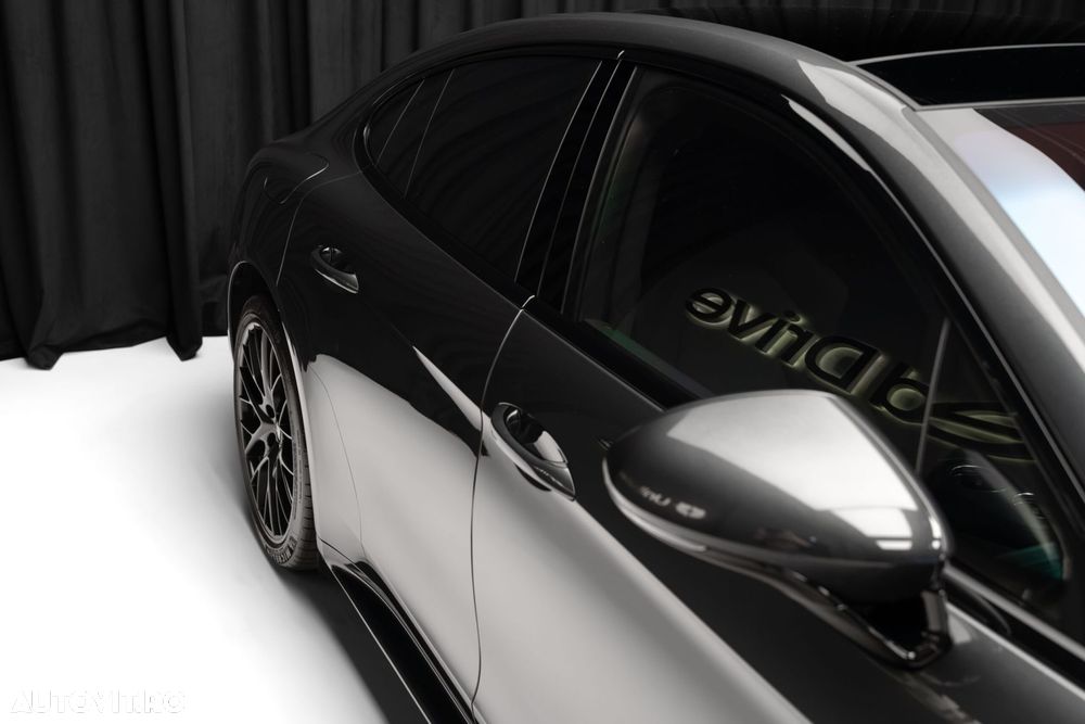 Porsche Panamera - 4