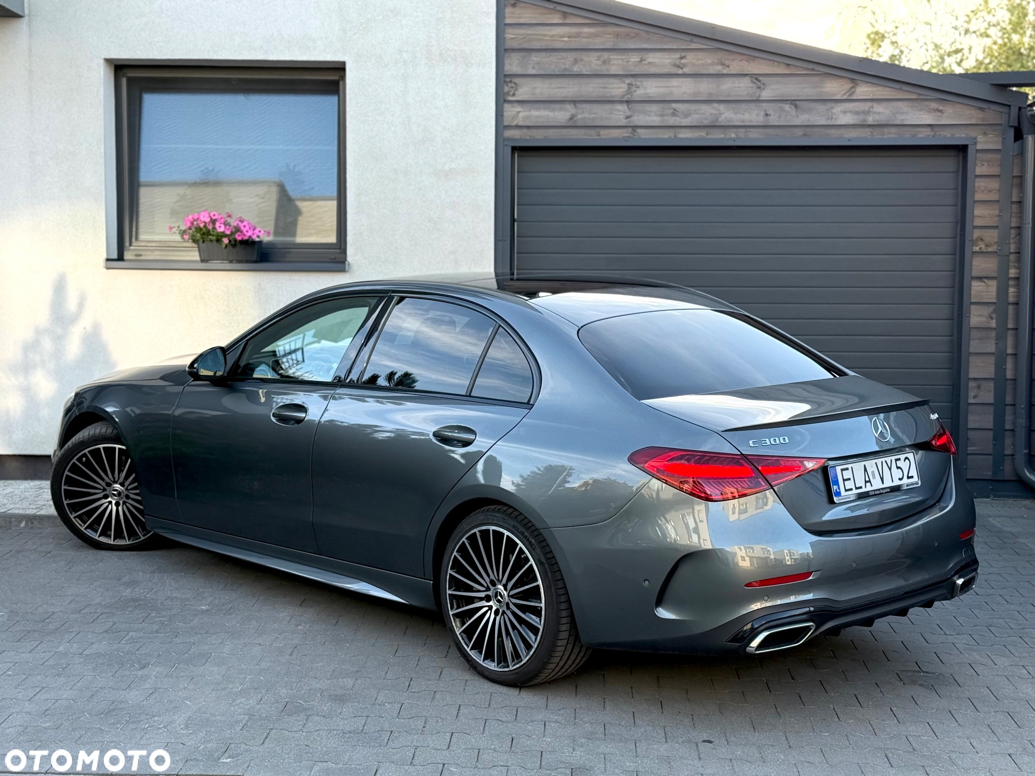 Mercedes-Benz Klasa C 300 4MATIC 9G-TRONIC - 9