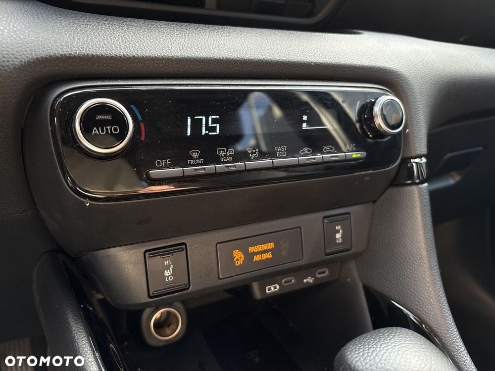 Toyota Yaris Hybrid 1.5 Style - 23