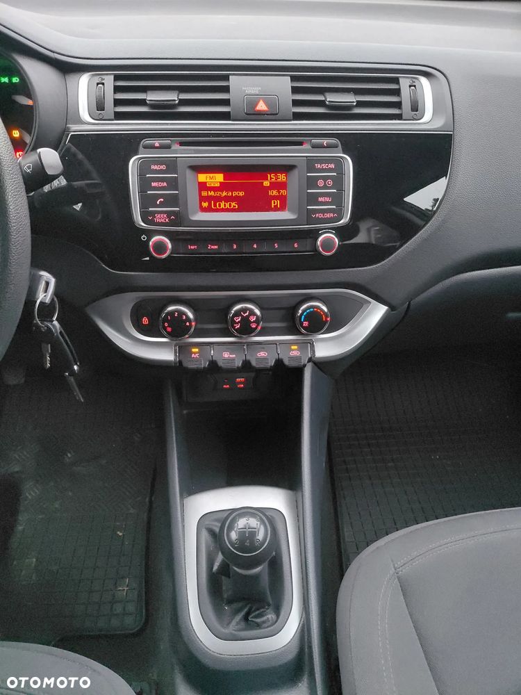 Kia Rio - 27