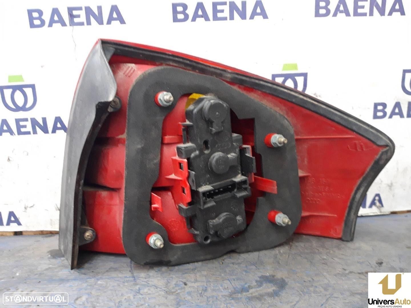 FAROLIM TRASEIRO ESQUERDO AUDI A6 2000 -4B5945095 - 1