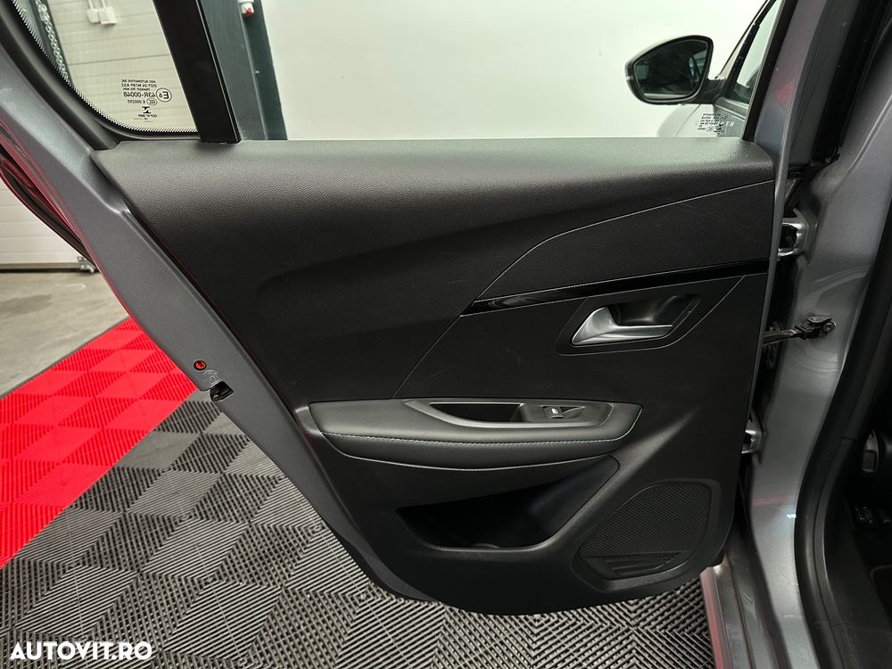 Peugeot 208 1.2 L PureTech STT EAT8 Allure - 22