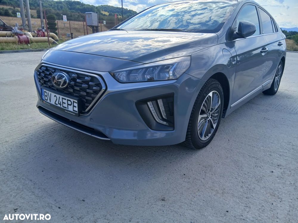 Hyundai IONIQ - 13