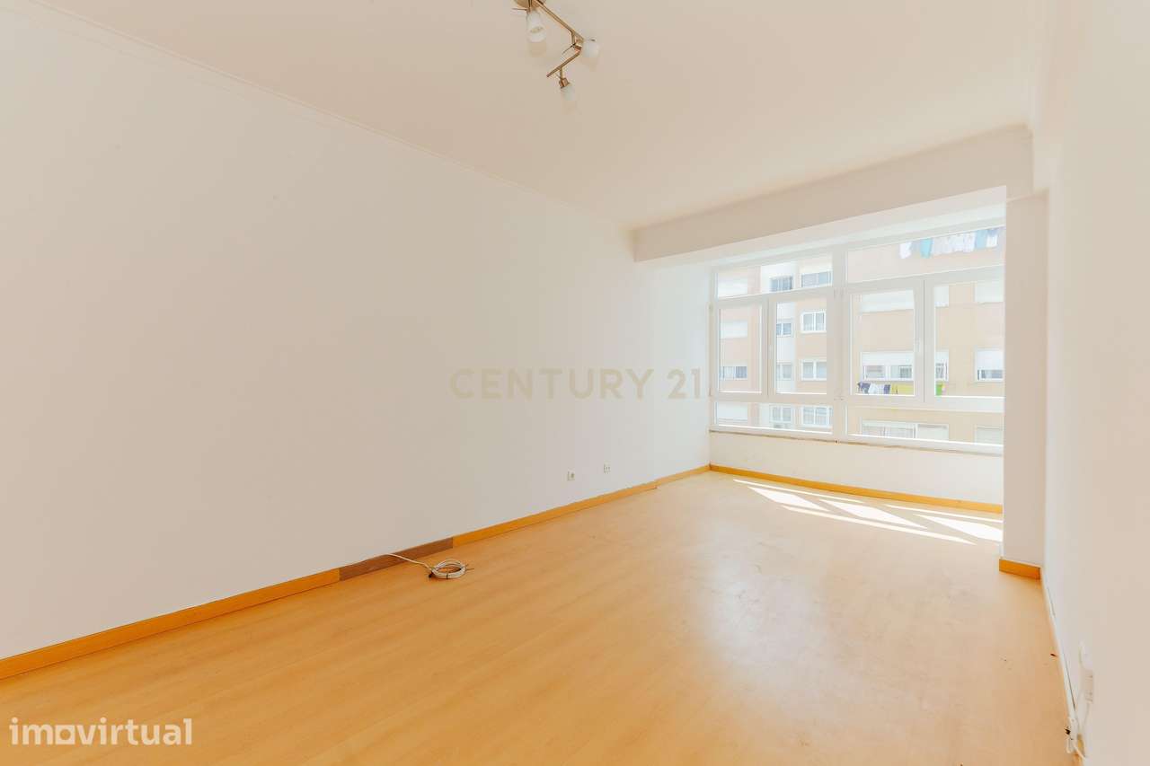Apartamento T2 em Linda-a-Velha - Grande imagem: 2/24