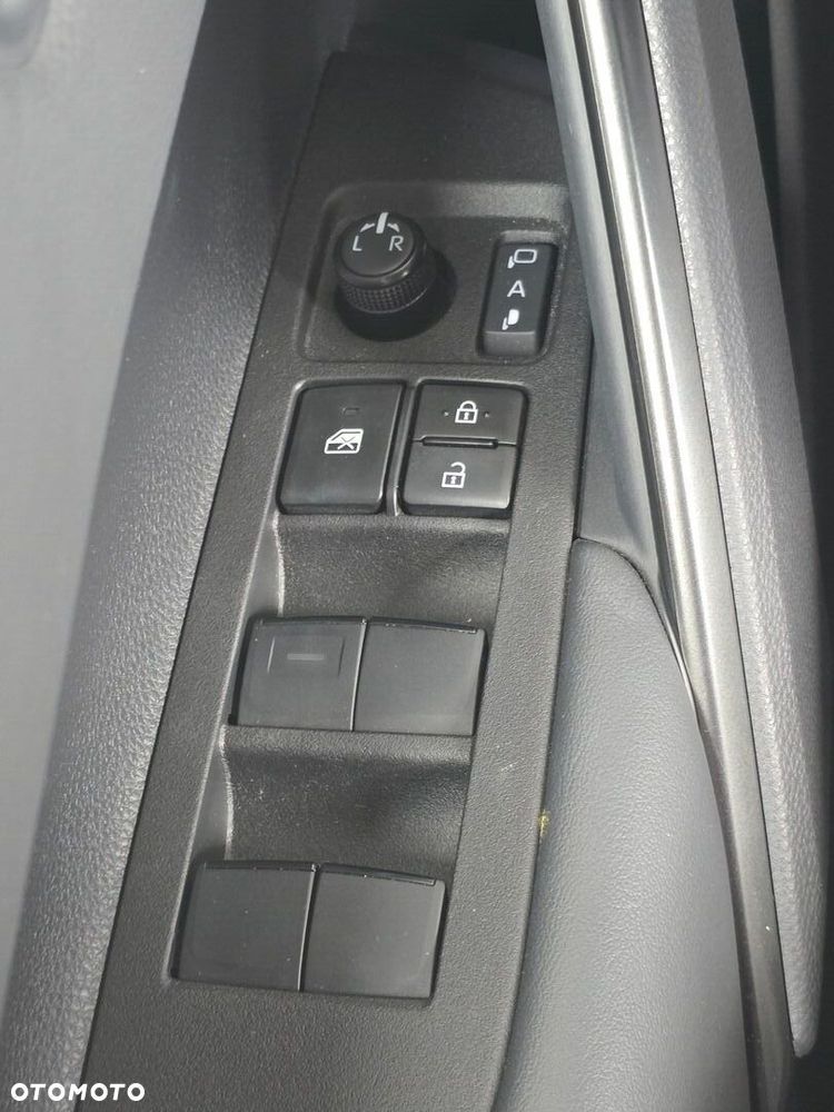 Toyota Corolla Cross - 18