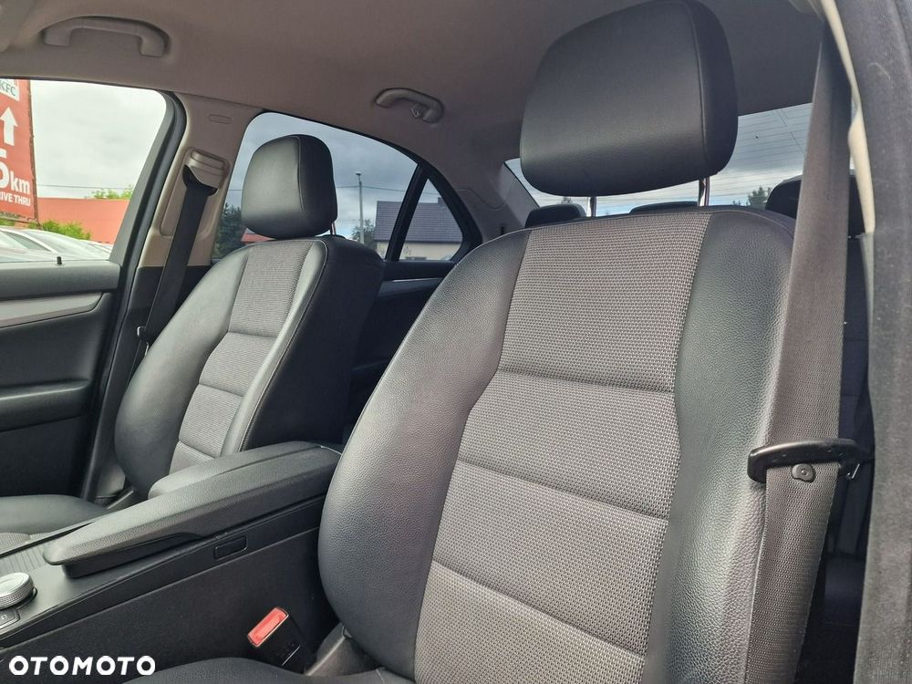 Mercedes-Benz Klasa C 180 BlueEFFICIENCY 7G-TRONIC Avantgarde - 21