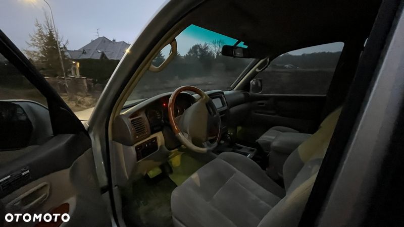 Toyota Land Cruiser - 5