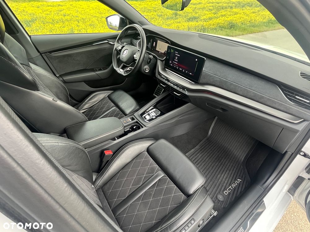 Skoda Octavia 2.0 TDI RS DSG - 14