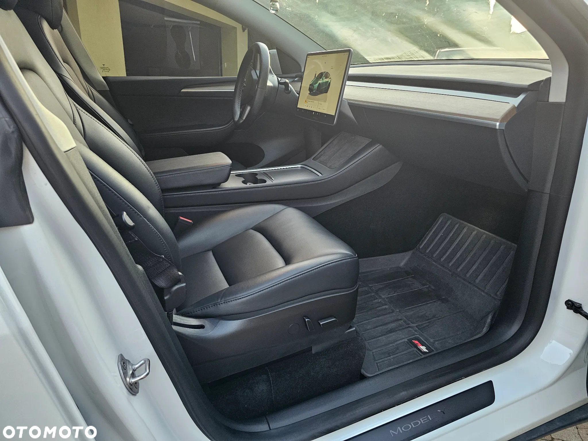 Tesla Y Model Performance Dual Motor AWD - 18