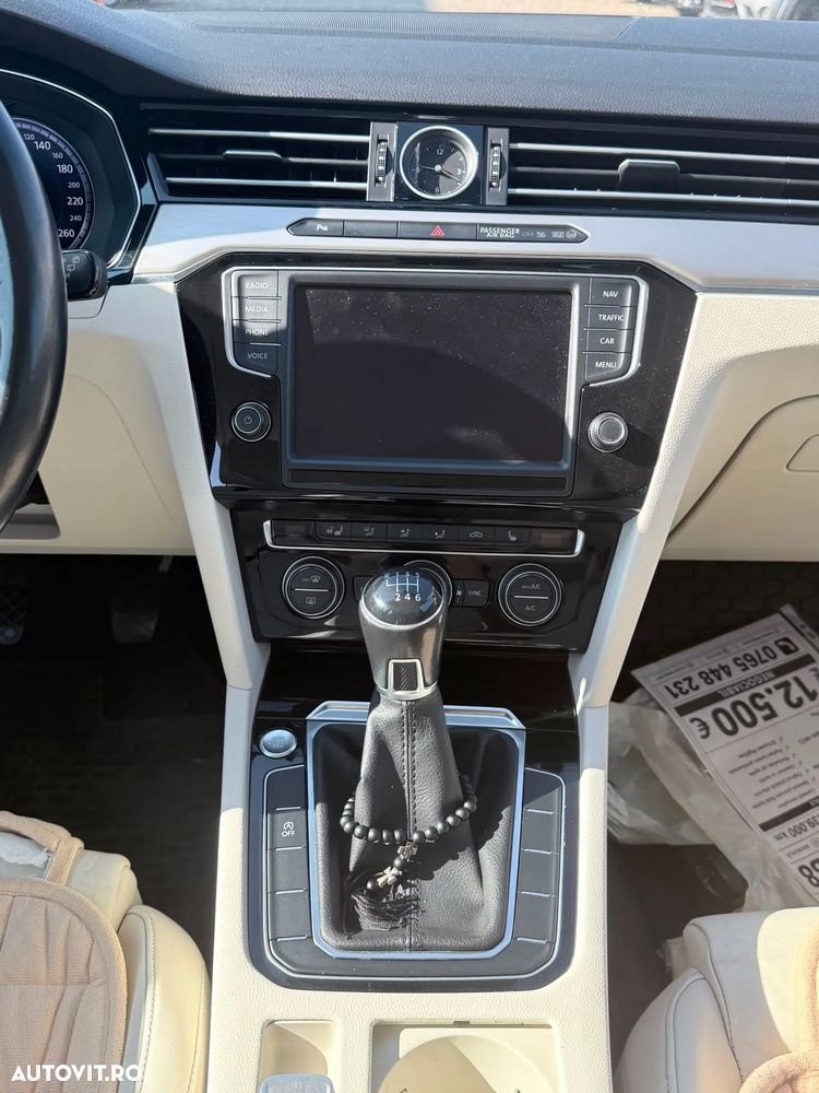 Volkswagen Passat - 17