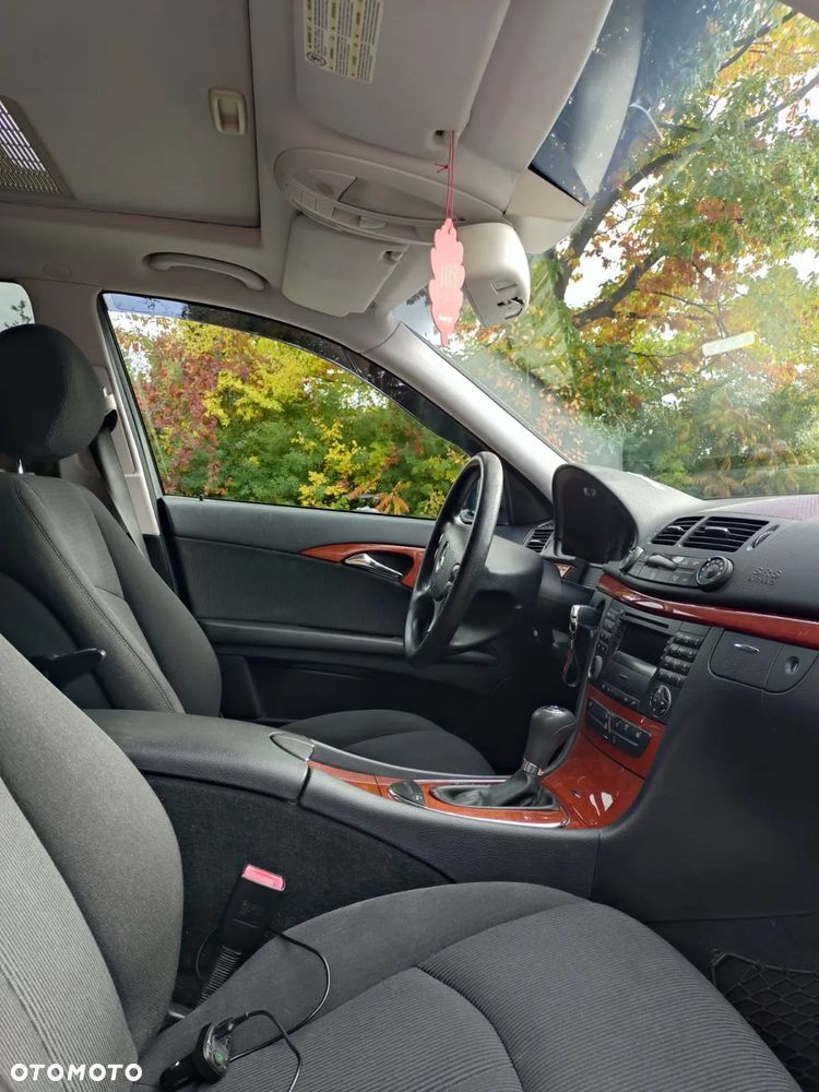 Mercedes-Benz Klasa E 200 T Kompressor Automatik Classic - 8