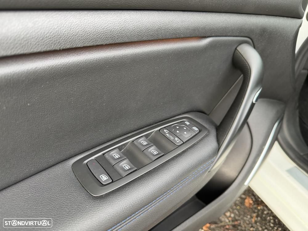 Renault Mégane ENERGY TCe 140 EDC GT-LINE - 19