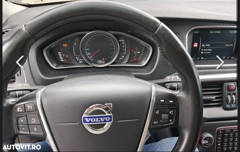 Dezmembram volvo v40 2015 122.000 km - 4