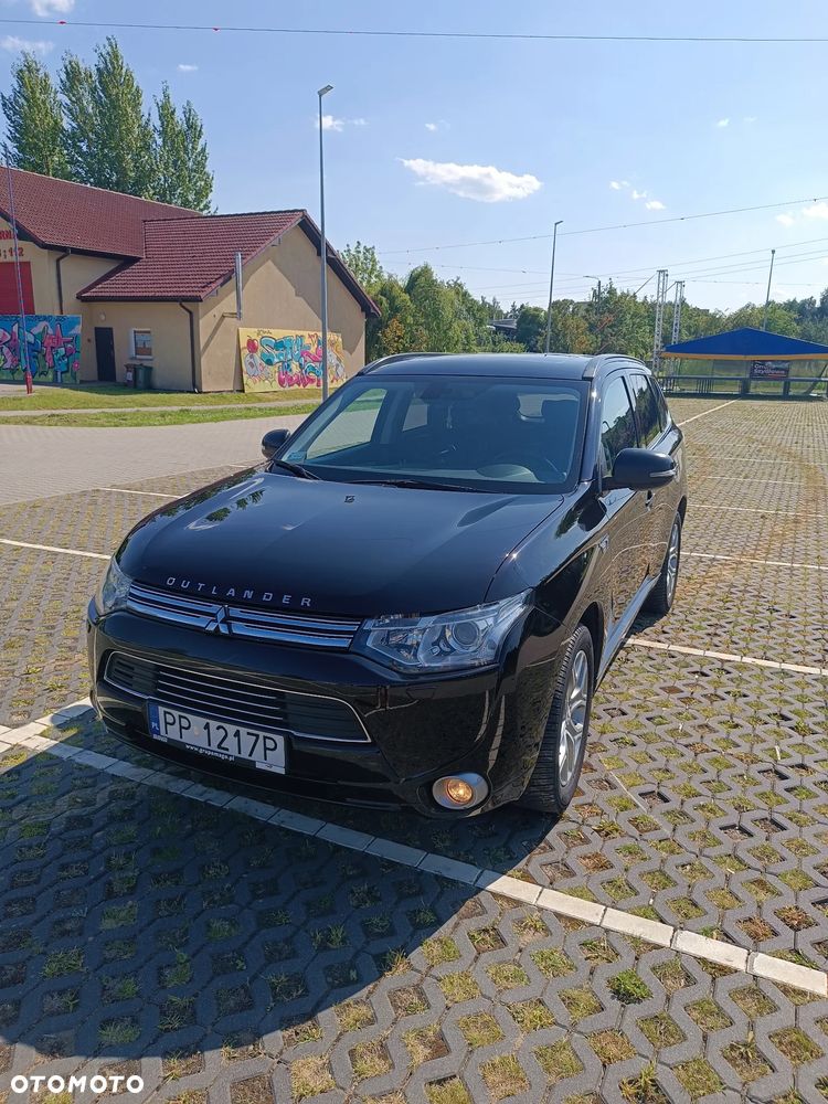 Mitsubishi Outlander Instyle NAVI + - 1