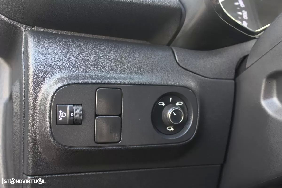 Citroën C3 1.2 PureTech Max EAT6 - 26