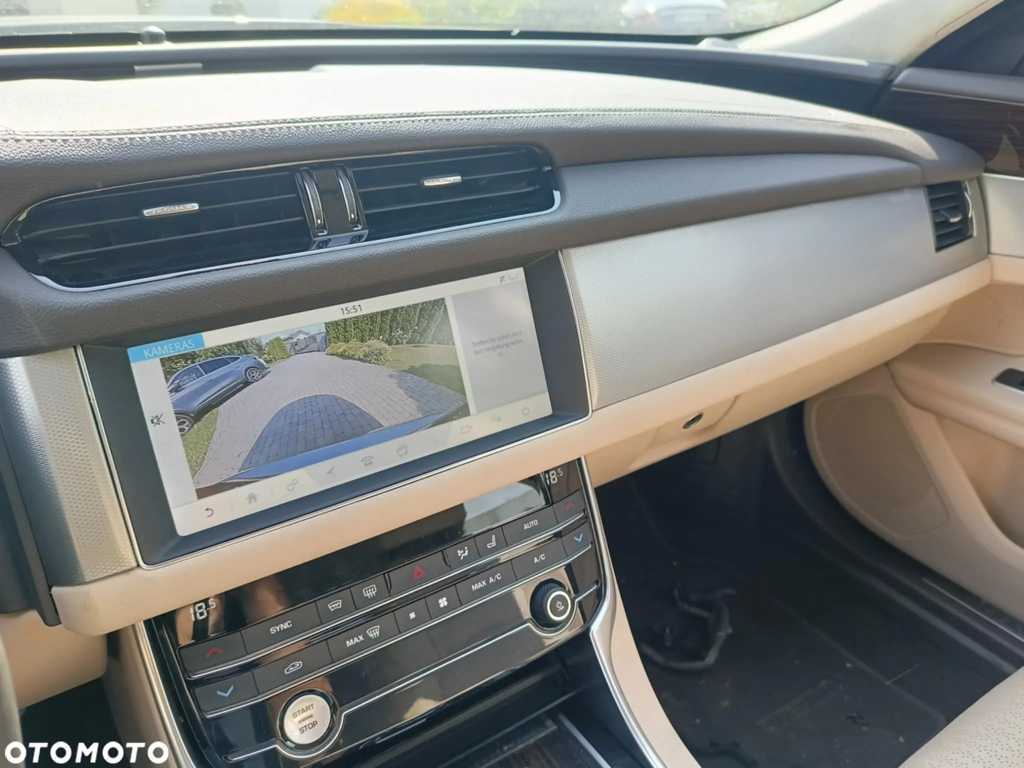Jaguar XF 20d AWD Prestige - 25