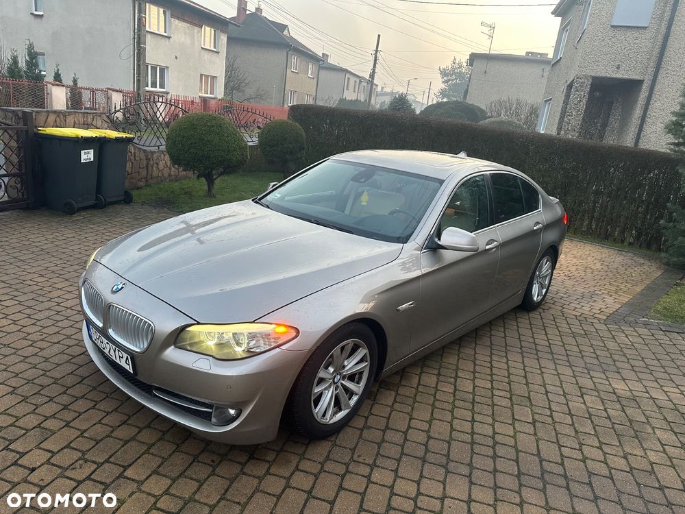 BMW Seria 5 528i Sport-Aut - 1