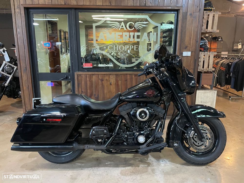 Harley-Davidson FLHT Electra Glide - 1