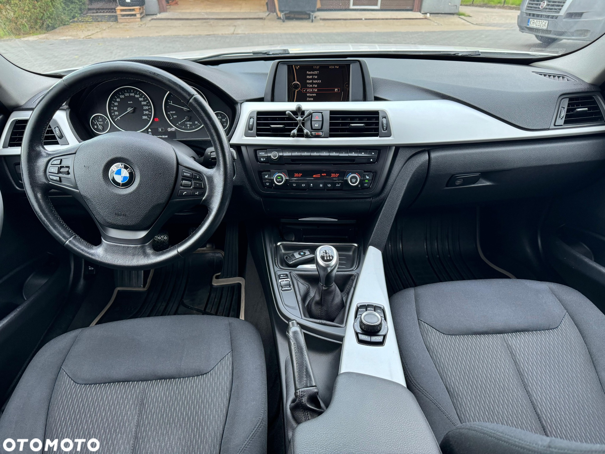 BMW Seria 3 316d - 15
