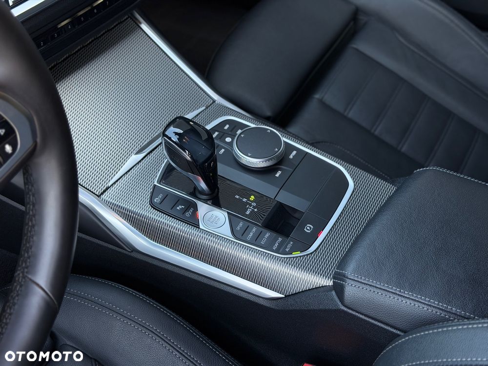 BMW Seria 3 320i Edition M Sport Shadow - 34