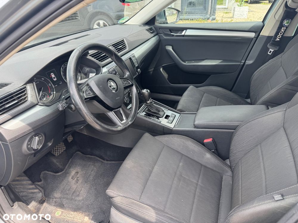Skoda Superb 2.0 TDI DSG Sportline - 11