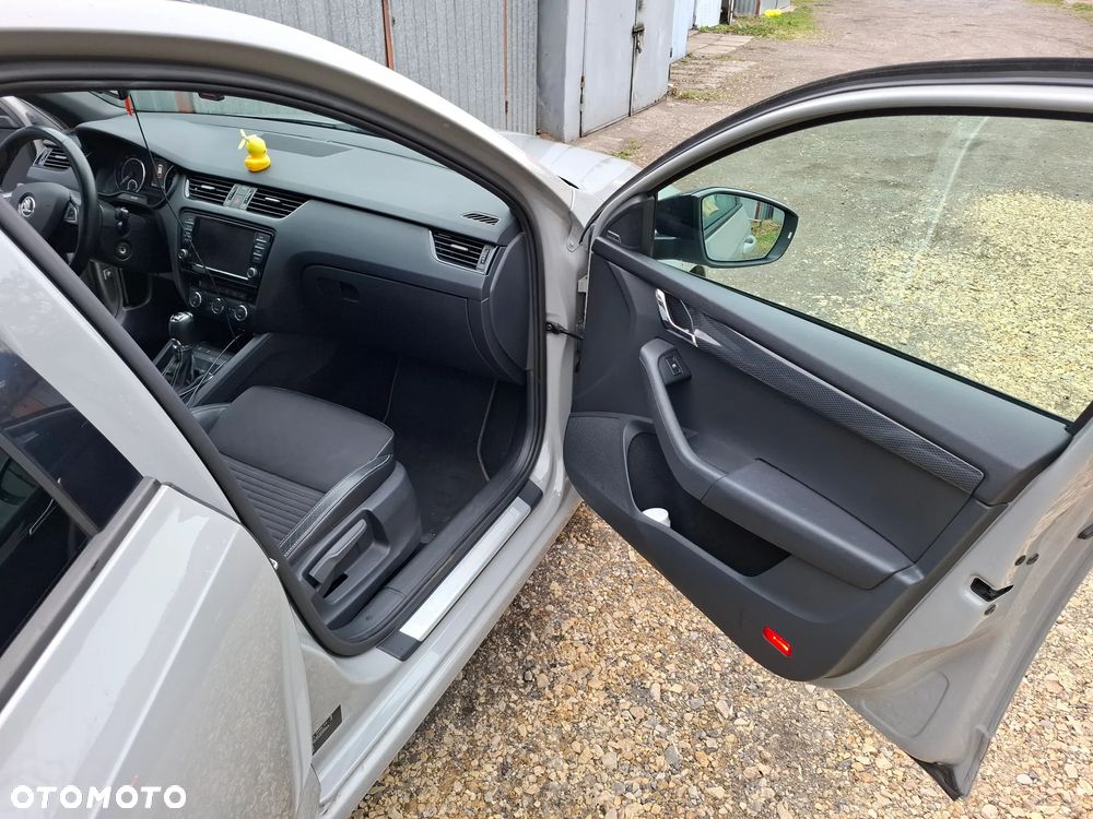 Skoda Octavia 2.0 TSI RS DSG - 11