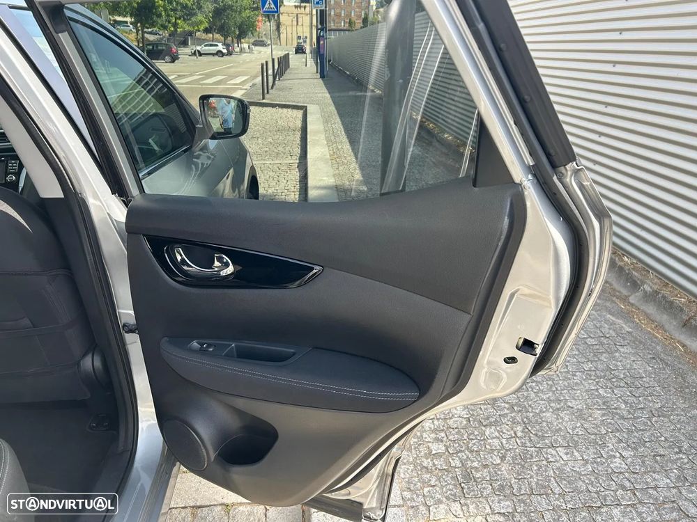 Nissan Qashqai 1.5 dCi N-Connecta - 4