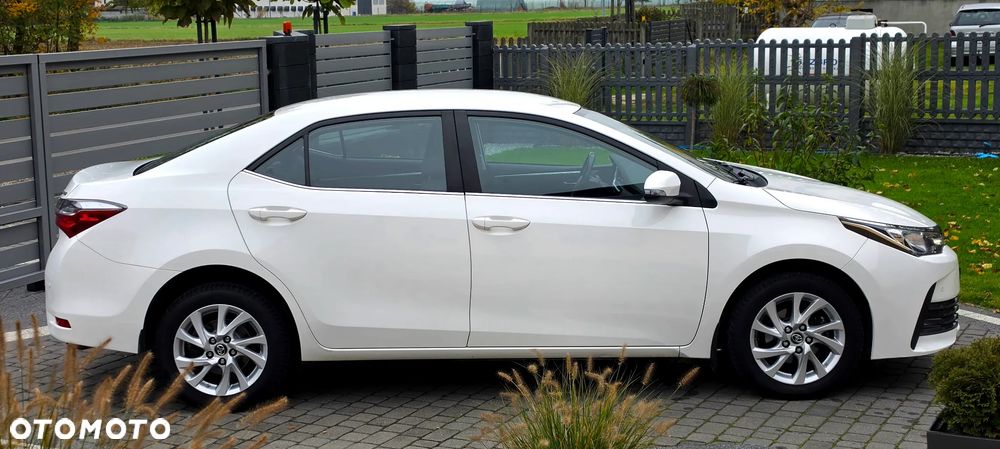 Toyota Corolla 1.6 Premium - 16