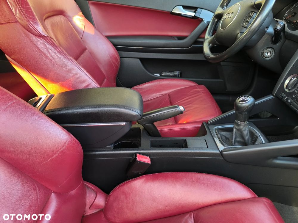 Audi A3 3-drzwiowe 1.6 Ambiente - 17
