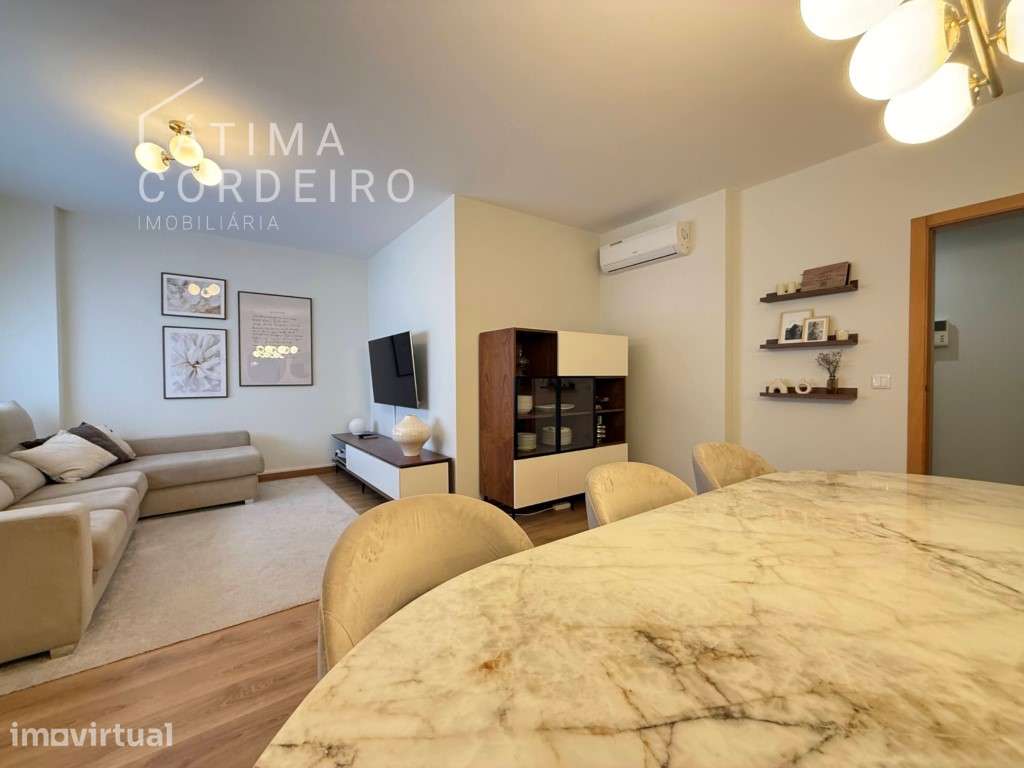 T3 com parqueamento coberto e arrecadação individual Fernão Ferro - Grande imagem: 2/21