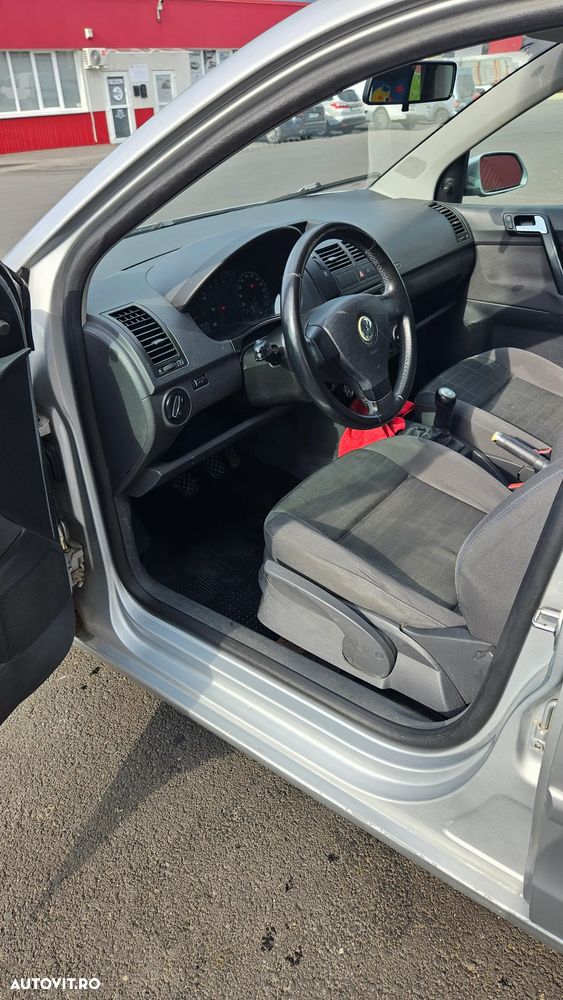 Volkswagen Polo 1.4 TDI Attractive - 9