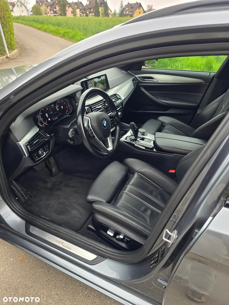 BMW Seria 5 520d xDrive Sport Line - 7