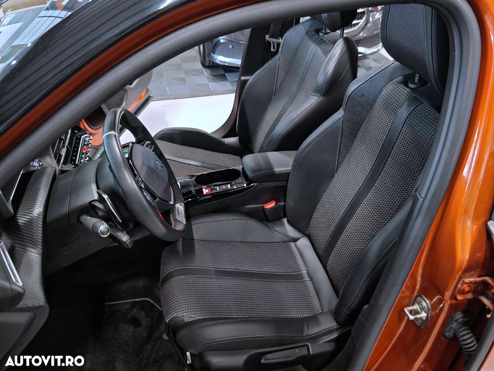 Peugeot 2008 1.2 L PureTech STT EAT8 GT Line - 8