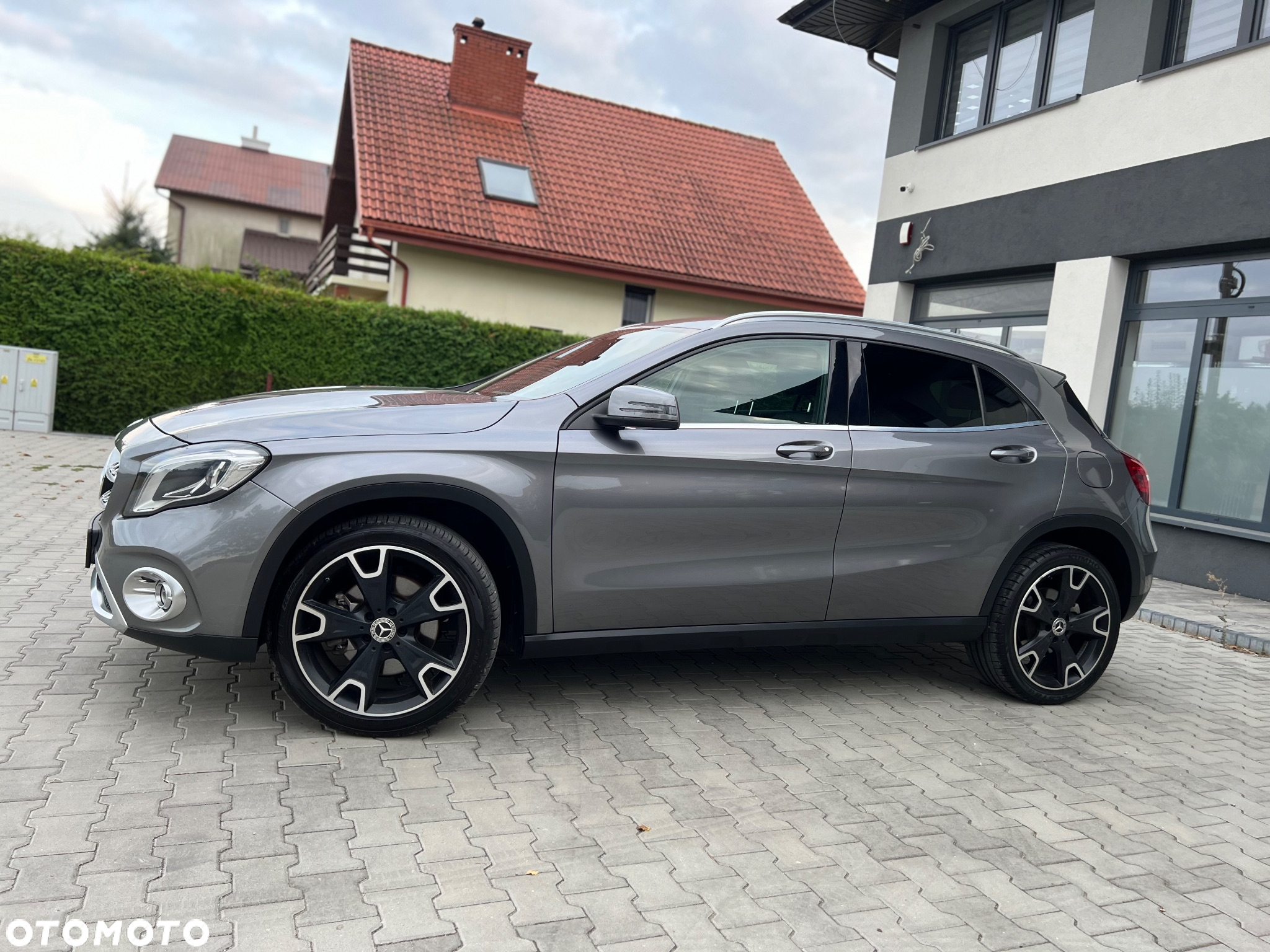 Mercedes-Benz GLA 250 7G-DCT AMG Line - 18
