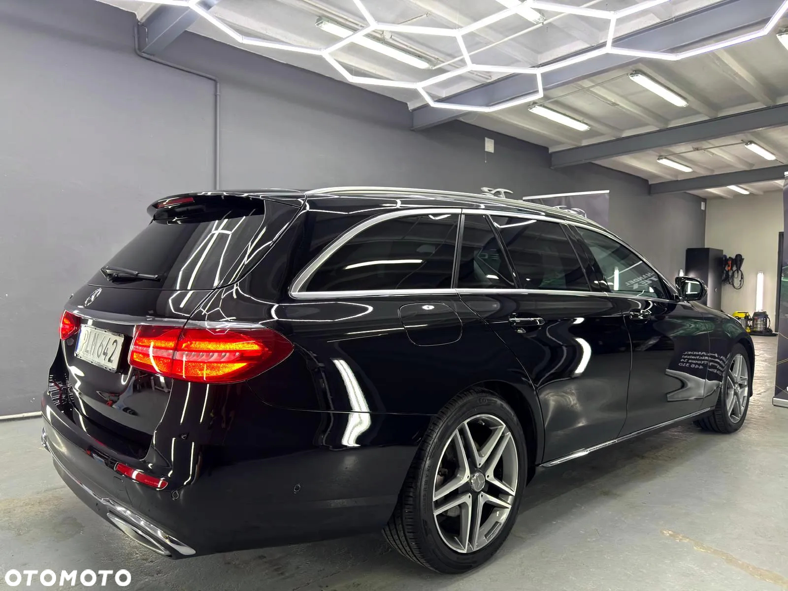 Mercedes-Benz Klasa E 220 d T 9G-TRONIC Avantgarde - 8