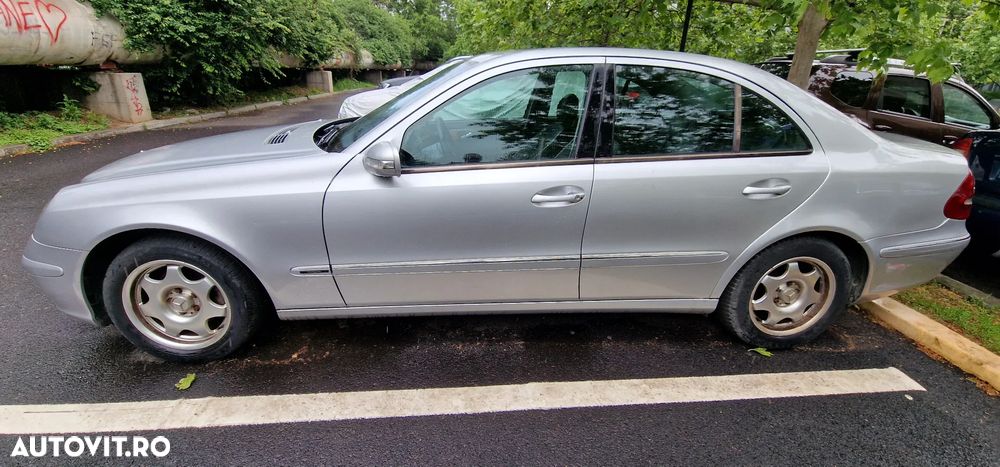 Mercedes-Benz E - 11