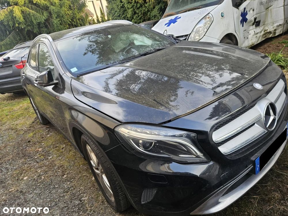 Mercedes-Benz GLA 220 CDI 4Matic 7G-DCT AMG Line - 12