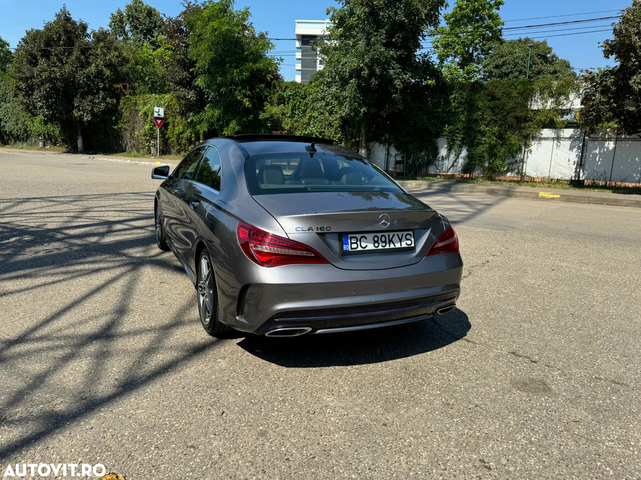 Mercedes-Benz CLA Shooting Brake 180 7G-DCT AMG Line - 4