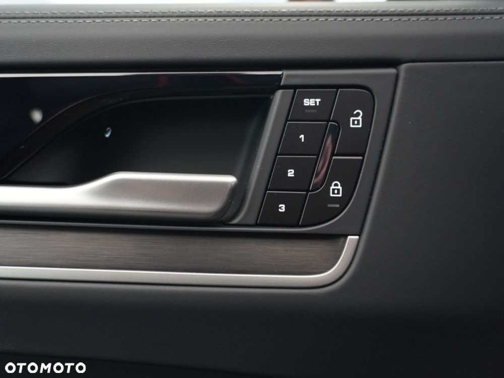 Porsche Cayenne E-Hybrid PHEV Black Edition - 20