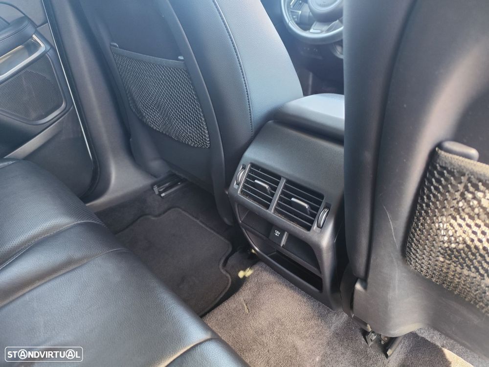 Jaguar E-Pace 2.0 i4D S - 32