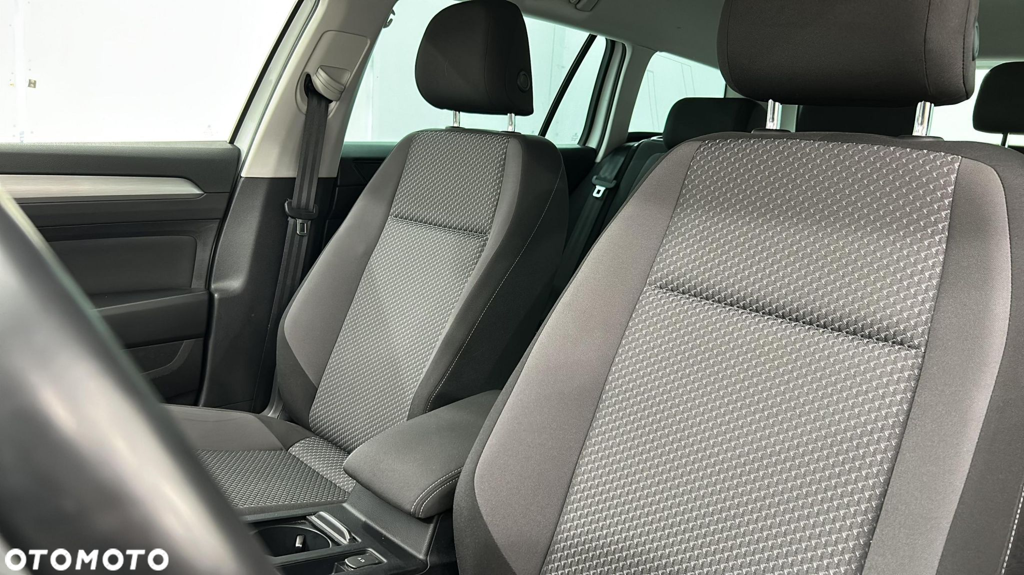 Volkswagen Passat - 9