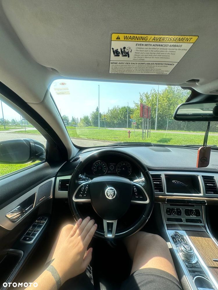 Jaguar XF 2.0 T Premium Luxury - 6
