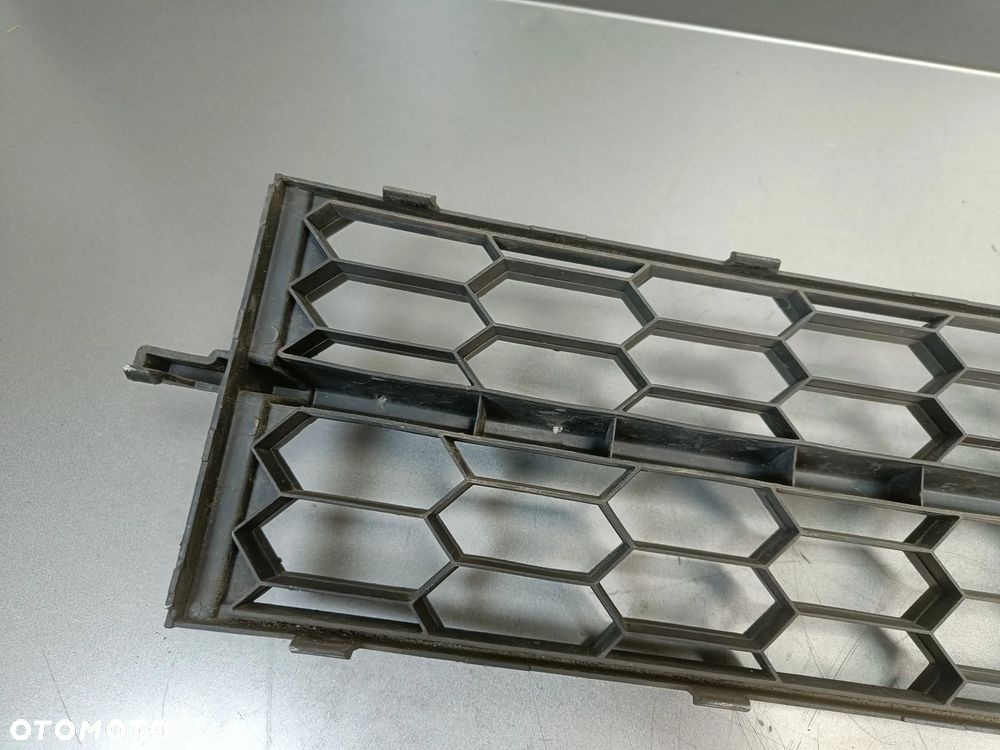 Kratka Zderzaka Środkowa Skoda Octavia 3 III Atrapa 5E0853677 - 12