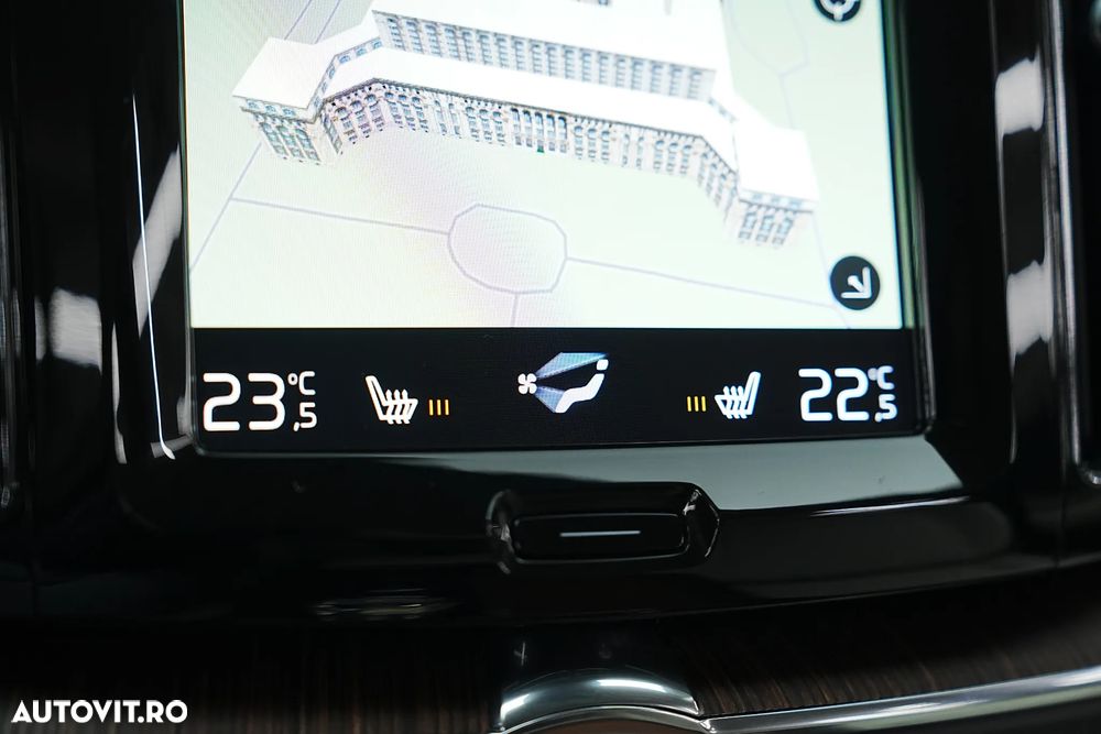 Volvo XC 60 B5 MHEV AWD Inscription - 34