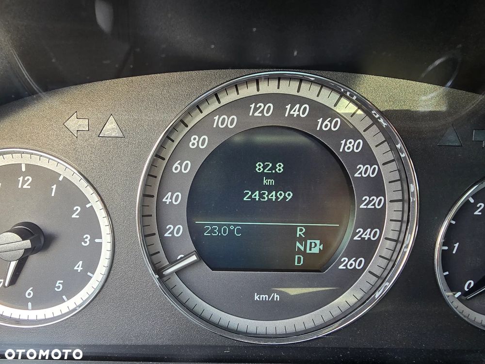 Mercedes-Benz Klasa E 350 CDI BlueEff Elegance - 19