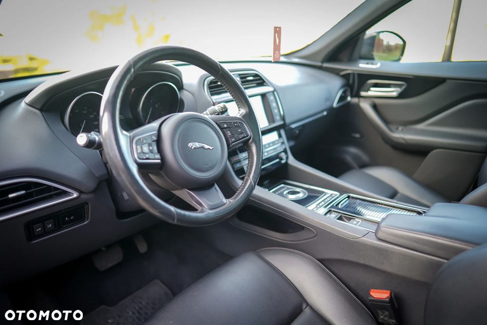 Jaguar F-Pace - 17