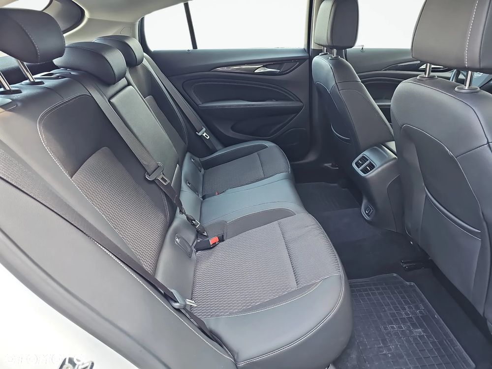 Opel Insignia 1.5 T Enjoy S&S - 23