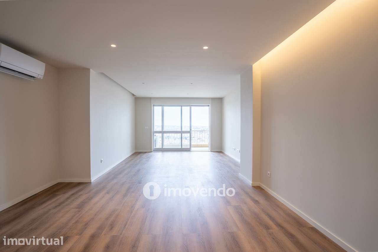 Apartamento T4 exclusivo, com estacionamento, na Lapa, Porto - Grande imagem: 4/55